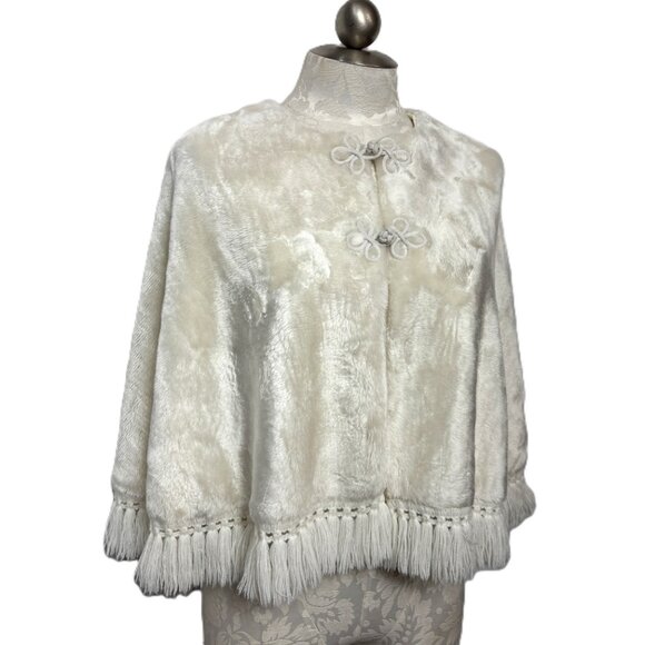 Vintage 60’s 70’s Handcrafted White Faux Fur Capelet With Fringe - Picture 2 of 13